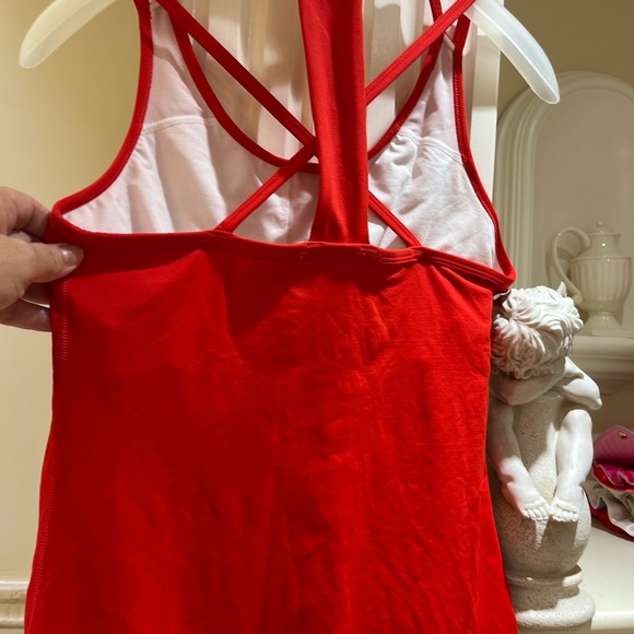 Gap fit size M red tank with built in shelf bra - Picture 5 of 8